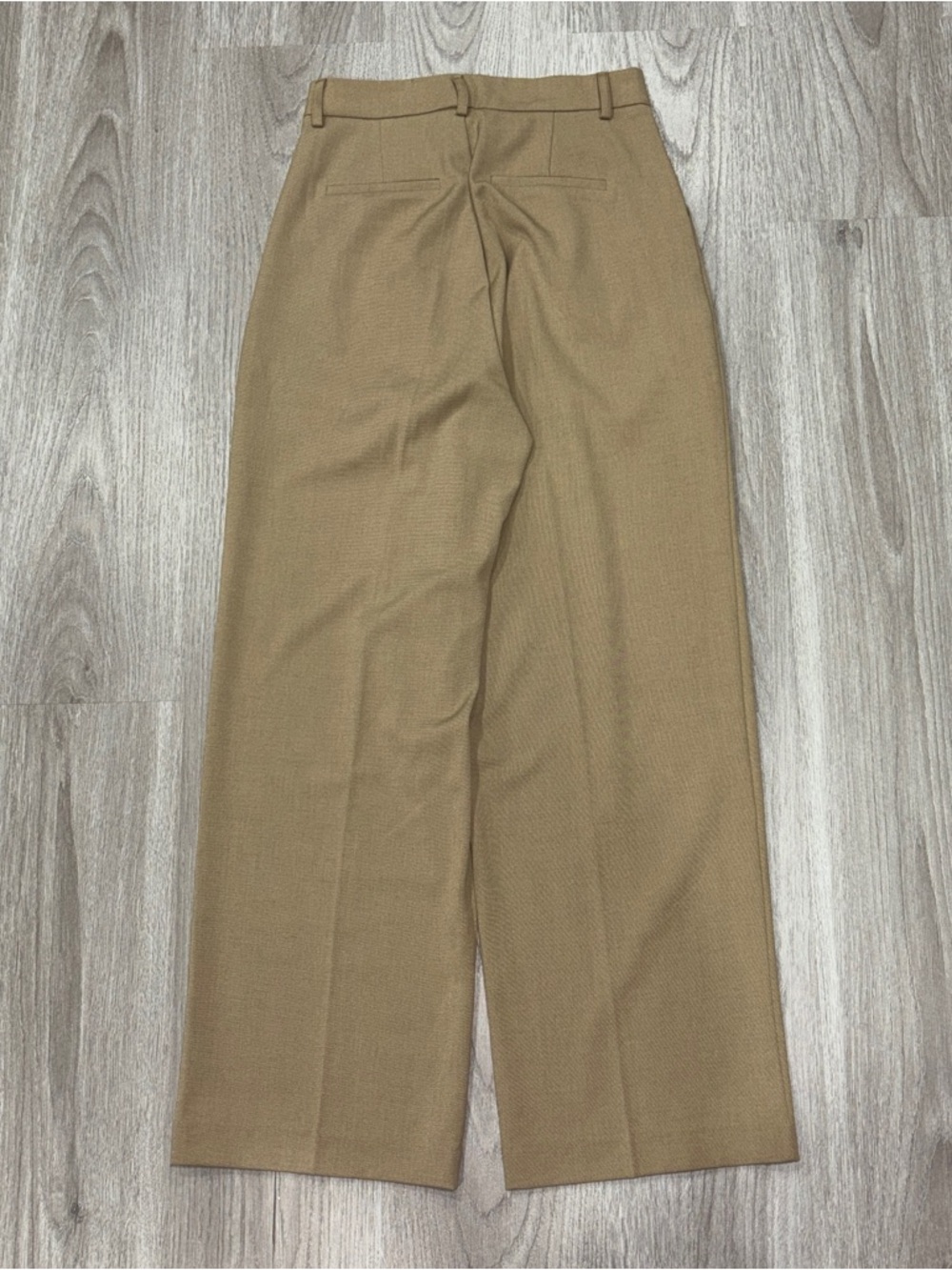 Pleated Dress Pants Womens M Tan Wool Blend Straight Leg
Minimalist